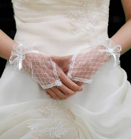 Как сшить красивые свадебные перчатки.