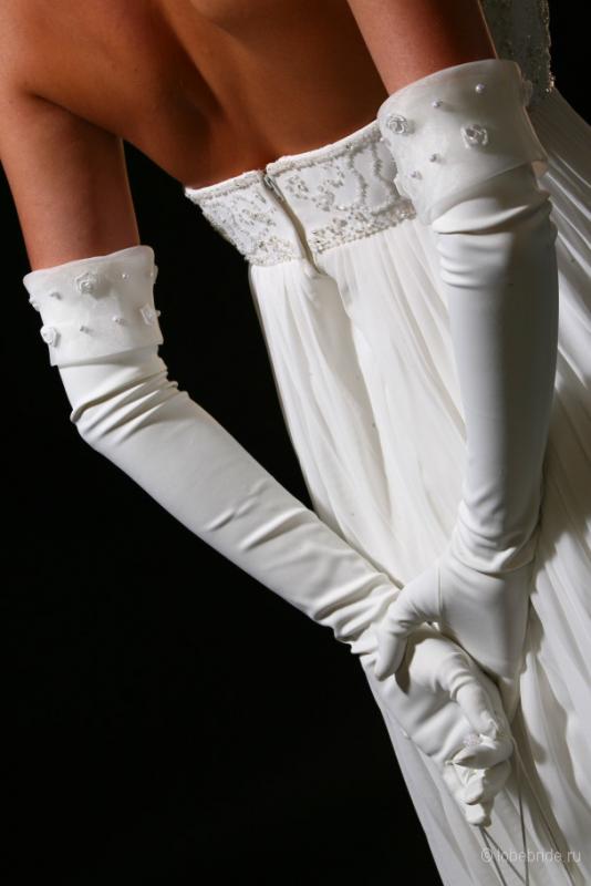 Свадебные платья с перчатками