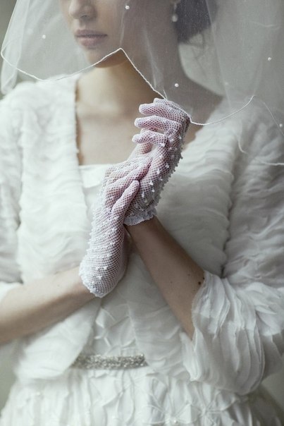 Свадебные перчатки для невесты (25 фото)