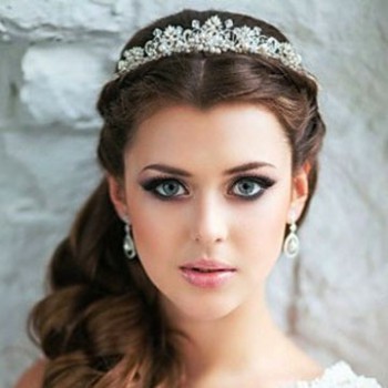 svadebnie-aksessuari-dlya-volos-diadema
